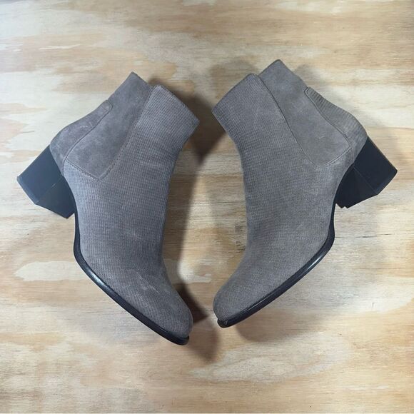 Aquatalia Tisha Taupe Suede Ankle Boots Women’s Size 9.5 - Picture 2 of 8